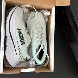 Hoka Bondi X running shoes womens size 7. LIKE NEW